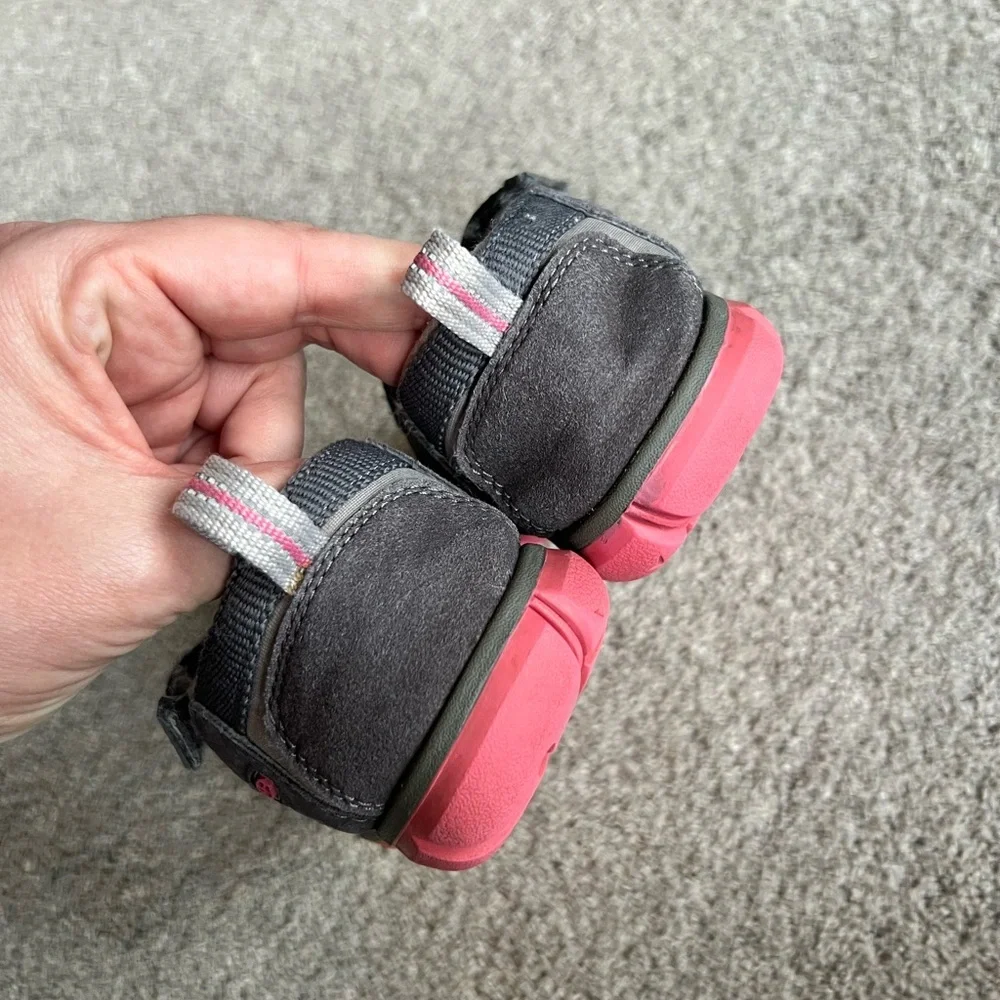 Girls Keen Seacamp II CNX Girls Size 1 Sandals Shoes Grey & Pink Kids